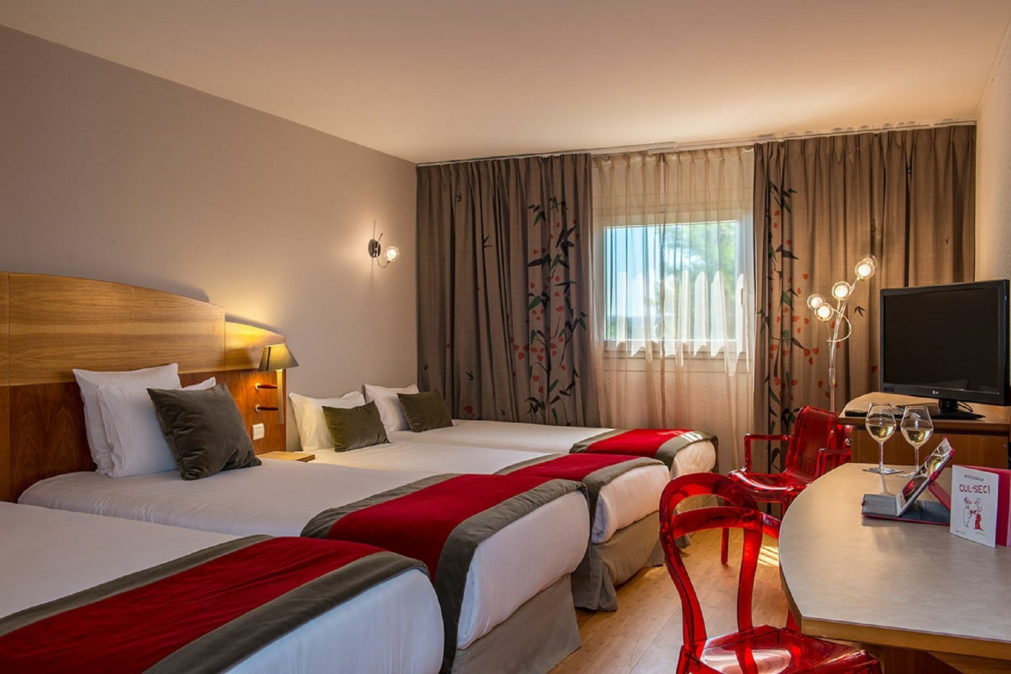 Hotel C Suites Chambres Spacieuses Nîmes Kültér fotó