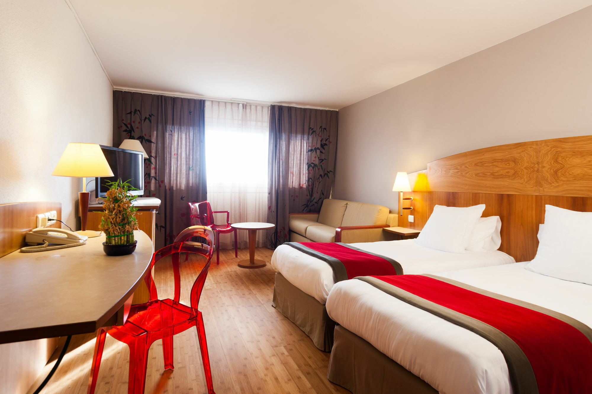 Hotel C Suites Chambres Spacieuses Nîmes Kültér fotó