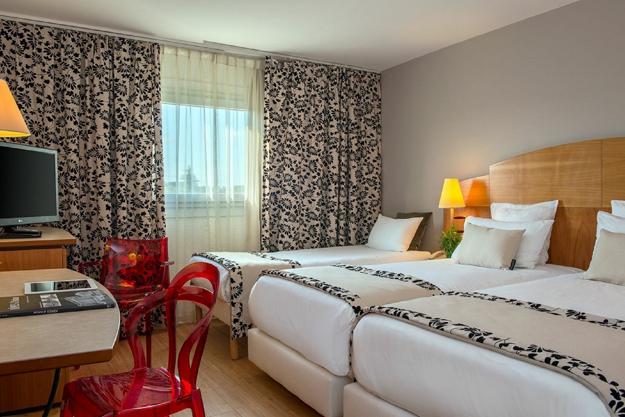 Hotel C Suites Chambres Spacieuses Nîmes Kültér fotó